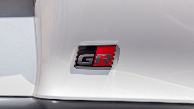 2020-Toyota-Supra-Launch-Edition-GR-badge.jpg